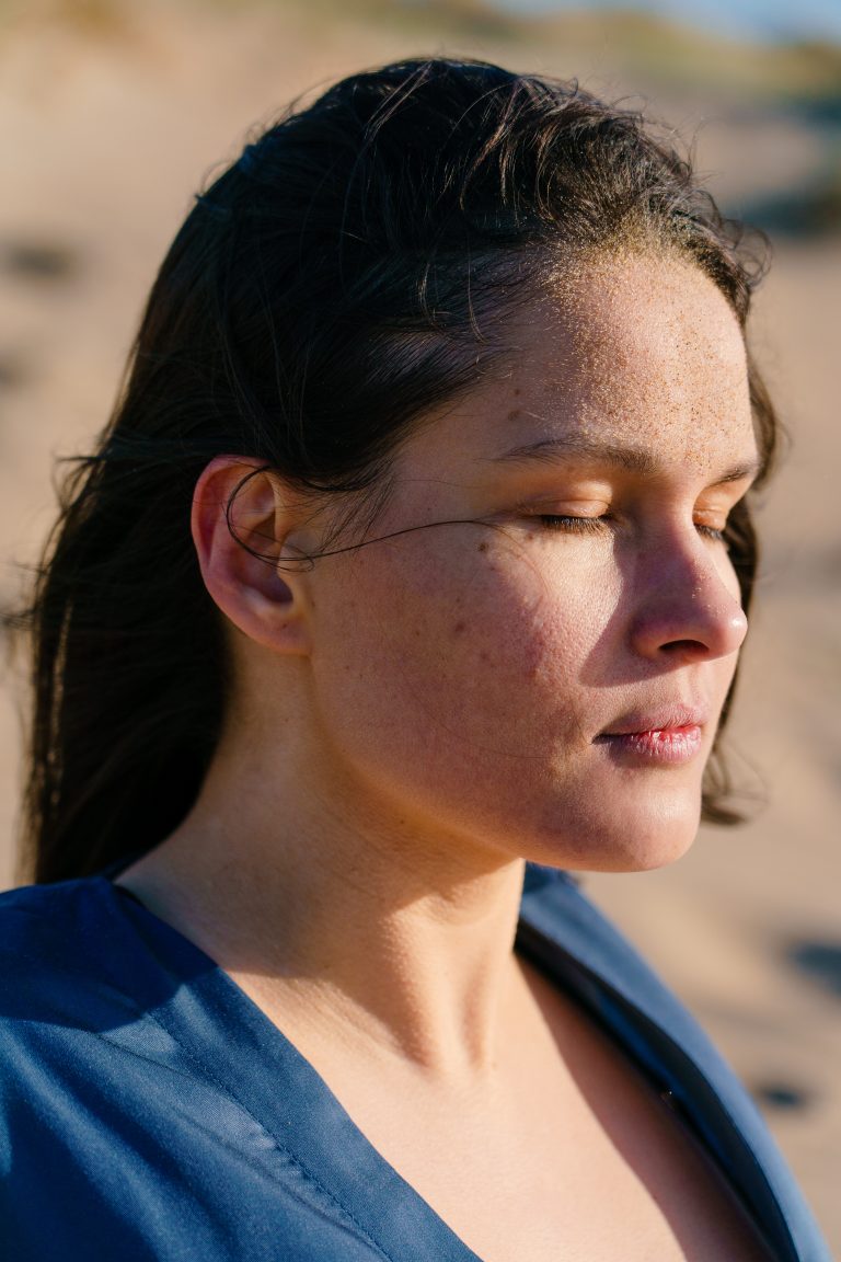Irene Lähde, stress and sleep wellbeing practitioner, eyes closed in calm